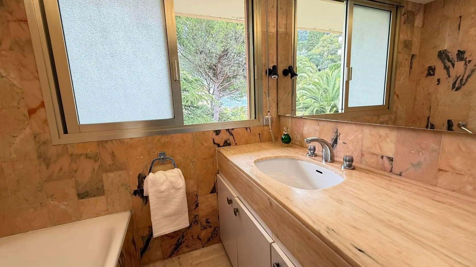 Nice 4 Bedroom Apartment With Sea View - Air Conditioning - Pool Grasse