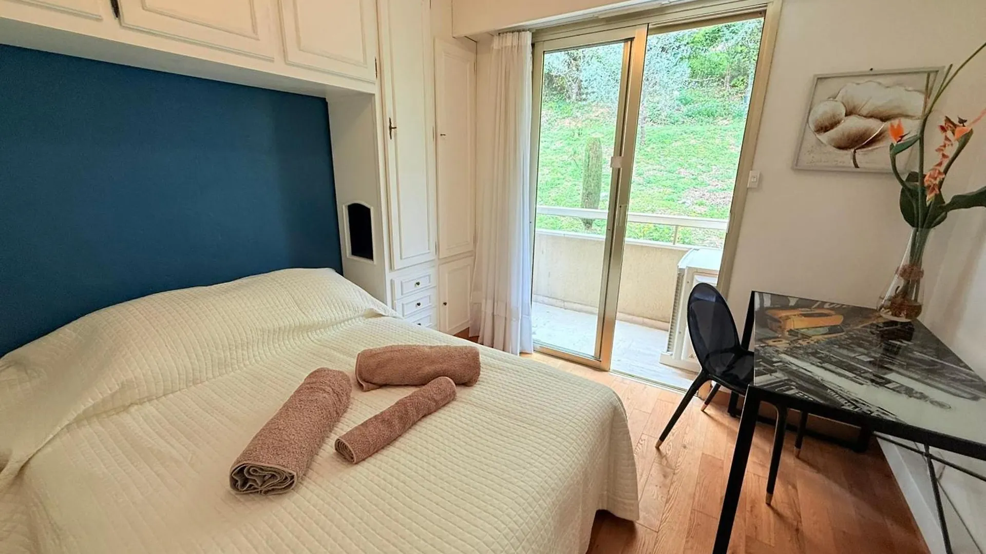Nice 4 Bedroom Apartment With Sea View - Air Conditioning - Pool Grasse France