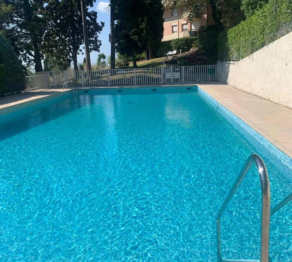 Nice 4 Bedroom Apartment With Sea View - Air Conditioning - Pool Grasse 0*,  France